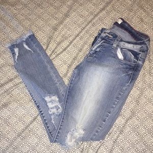 FOREVER 21 RIPPED JEANS